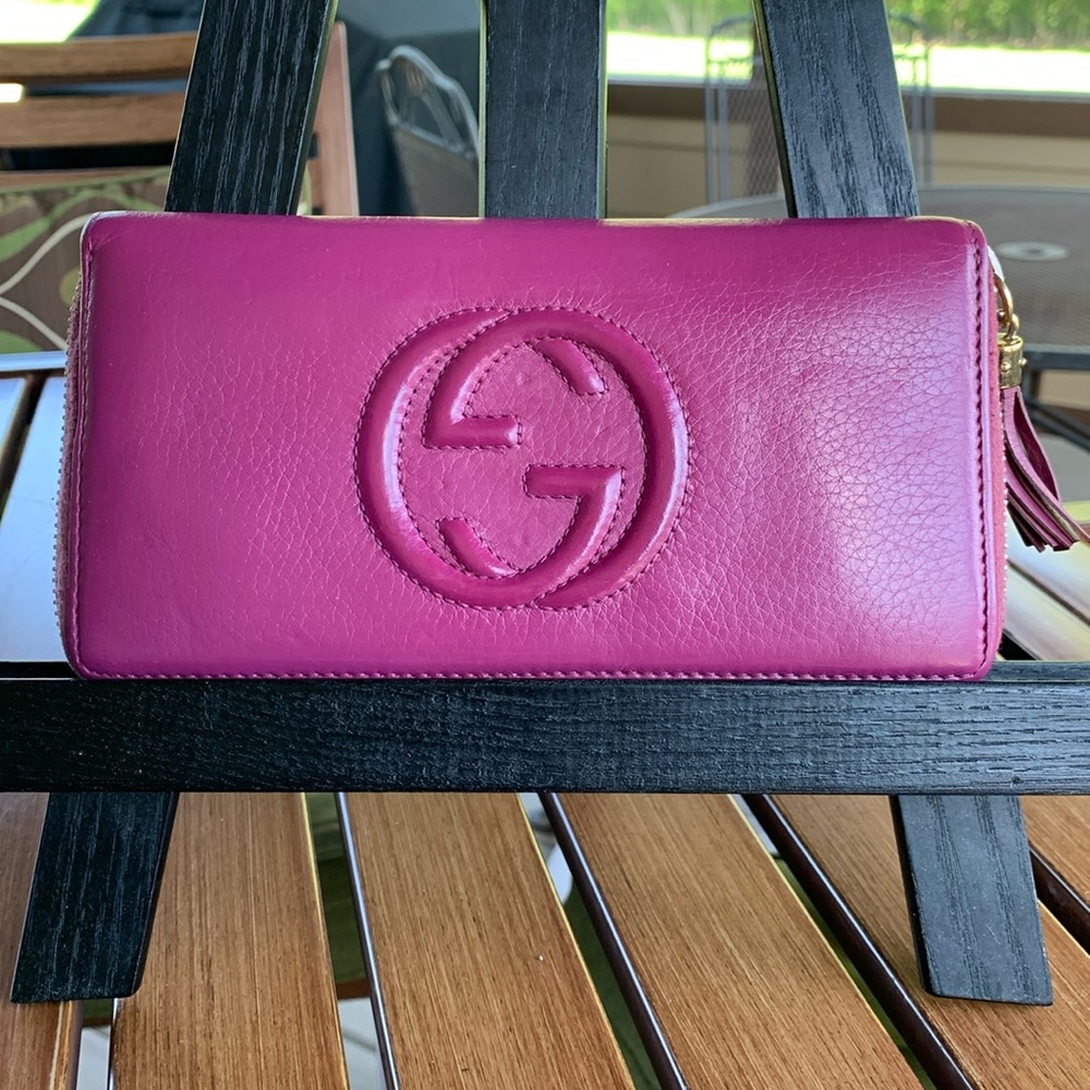 Authentic Gucci Soho Zippy Wallet